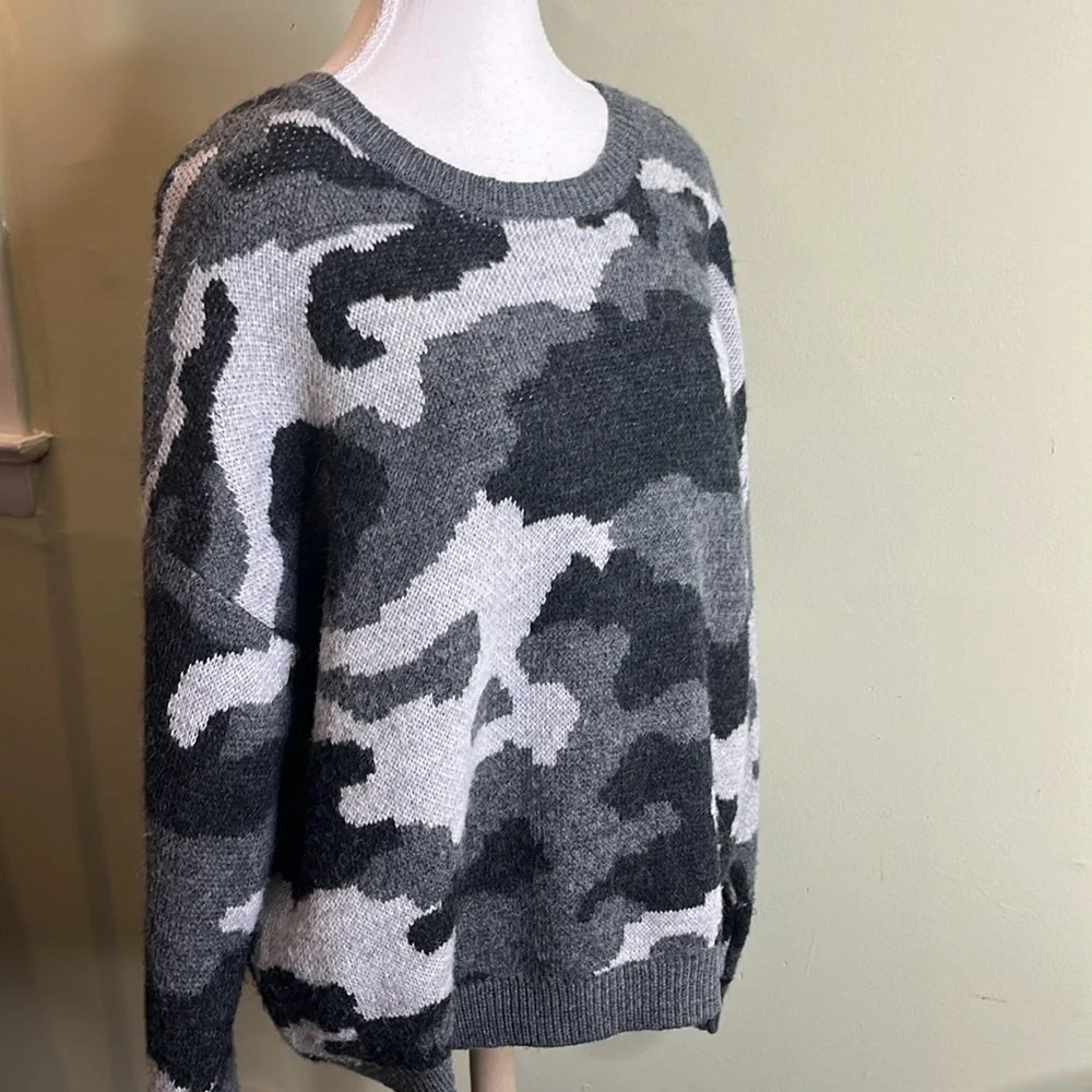 Lucky Brand Gray Camouflage wool blend crewneck Sweater, size XL - Picture 5 of 14